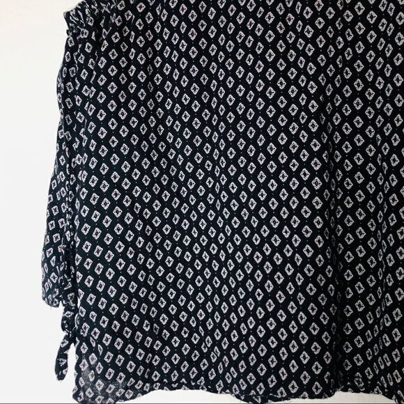 EUC Bershka Navy Blue Boho Off Shoulder Top Large JR/Medium - Picture 6 of 6